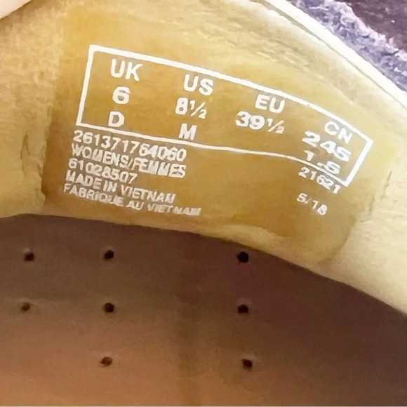 Clarks Unstructured Dark Purple Suede Penny Loafer Size 8.5 Rubber Heel Academia - Picture 4 of 8